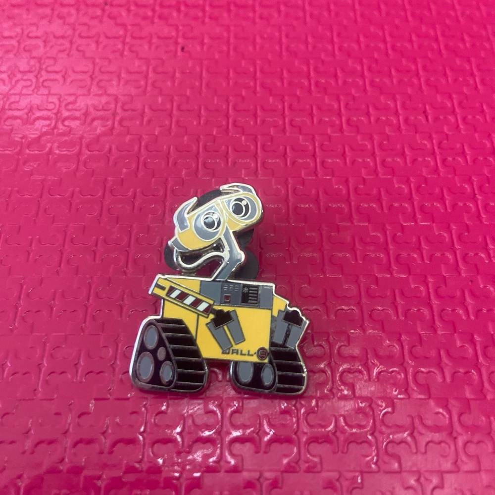 Wall-E Disney Pin Lapel Enamel Collectible 2010